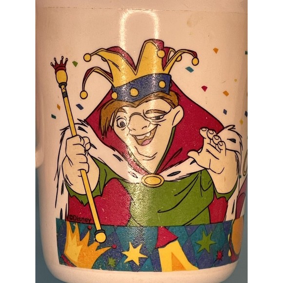 Vintage Rare Hunchback Of Notre Dame Plastic Mug Made in Canada. Size 3.5x4.2.3 - Picture 5 of 10